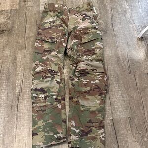 Men's Camouflage Cargo Military Tactical pants size waist 27-31 inseam 29.5-32.5